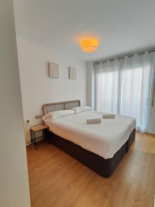 Large Terrace Luxury Apartment ซานต์อาเตรียเดเบซอซ ภายนอก รูปภาพ