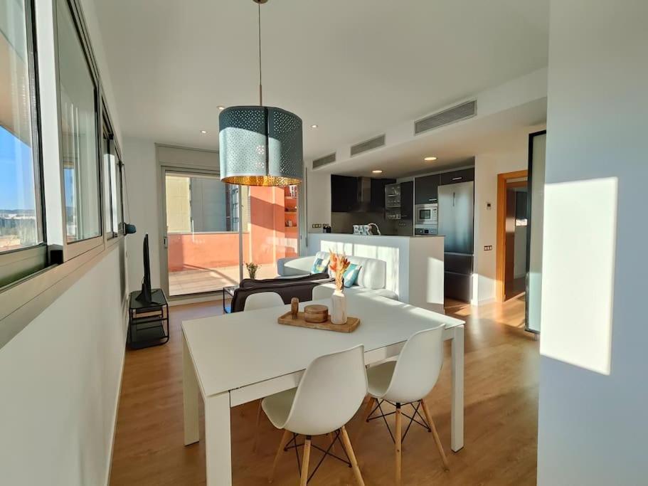 Large Terrace Luxury Apartment ซานต์อาเตรียเดเบซอซ ภายนอก รูปภาพ