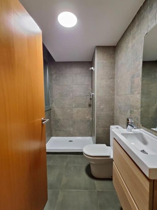 Large Terrace Luxury Apartment ซานต์อาเตรียเดเบซอซ ภายนอก รูปภาพ