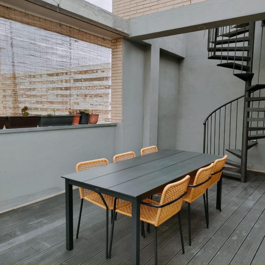 Large Terrace Luxury Apartment ซานต์อาเตรียเดเบซอซ ภายนอก รูปภาพ