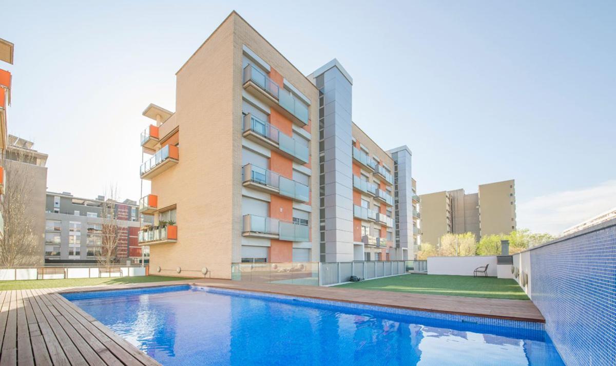 Large Terrace Luxury Apartment ซานต์อาเตรียเดเบซอซ ภายนอก รูปภาพ